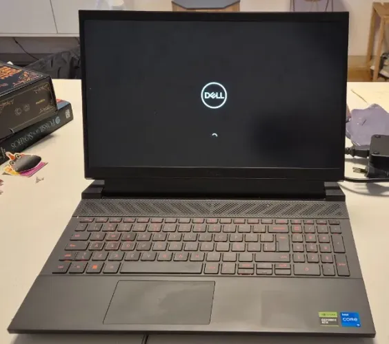 Dell G15 5530 - i5-13450HX / RTX 3050 6GB / 16GB DDR5 / 768GB NVMe