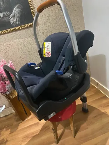 Bebê Conforto com base isofix 