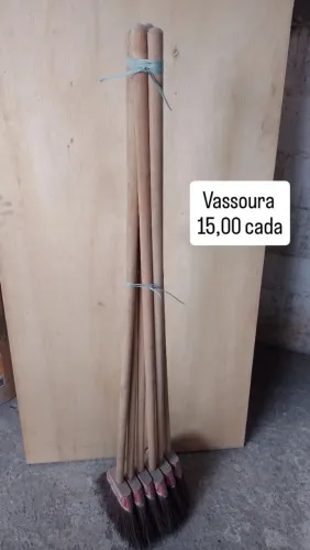 Vassoura 15,00 cada
