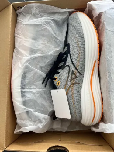 Tênis de corrida Mizuno Wave Rider29 cinza. 41. Novo na caixa.