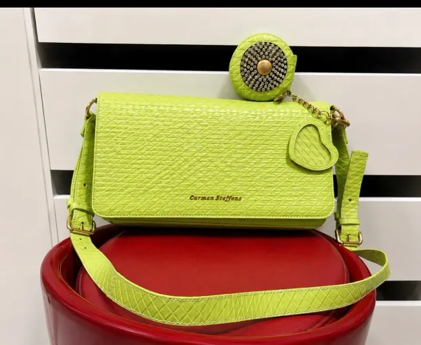 Bolsa verde Carmem Steffens
