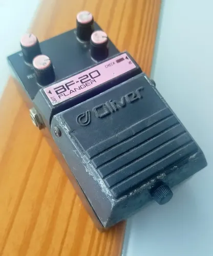 Pedal de Guitarra Oliver BF-20 Flanger - Estuda Troca