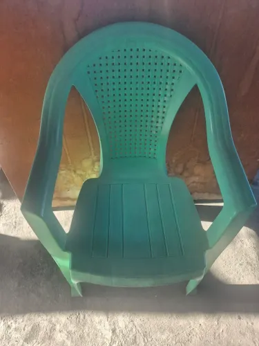 Cadeiras de plástico
