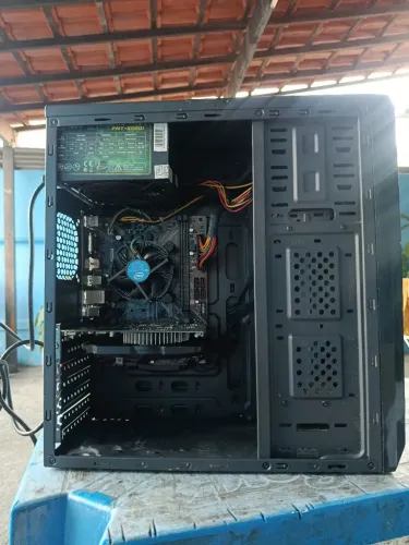 Computador usado em perfeito estado.
