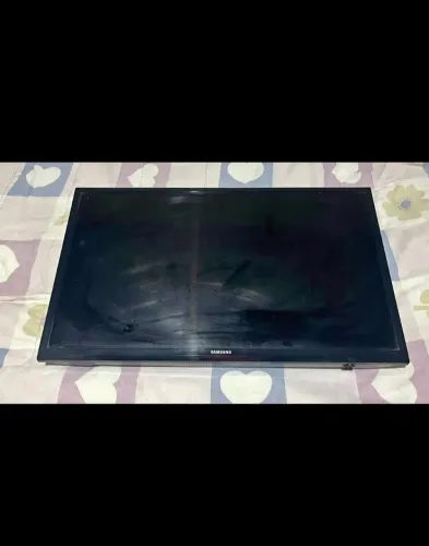 Tv samsung 32 polegadas (com som e sem imagem - ideal para conserto ou retirada de peças)