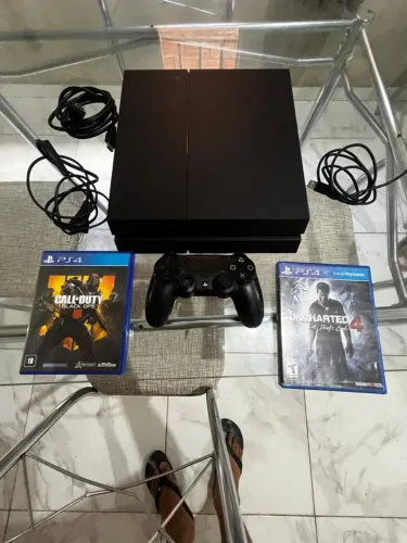 Ps4 500 gb muito novo!