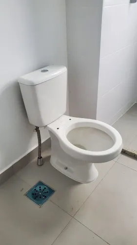 Vaso sanitário com caixa acoplada Ravena Deca