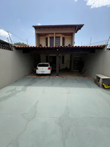 Casa bem localizada no Pacoval
