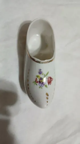 Sapatinho de porcelana antigo