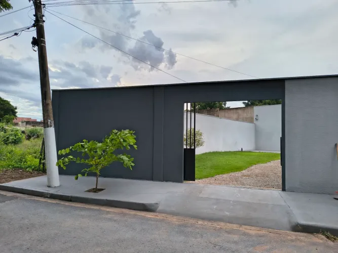 Alugo casa com 2 quartos no bairro jardim Gramado