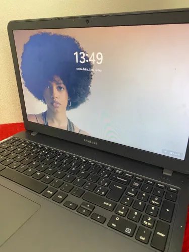 Notebook Samsung Celeron 8GB RAM Seminovo
