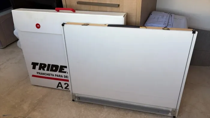 Prancheta para Desenho Trident A2 - Nova, Nunca Usada