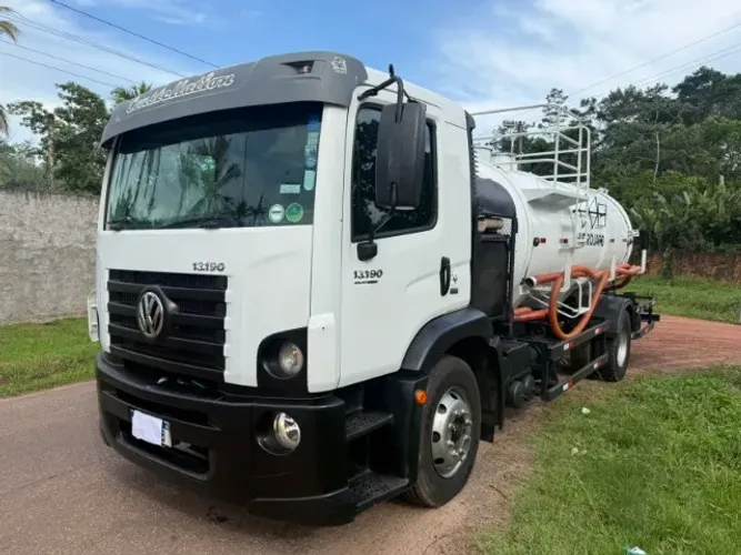 Caminhão Combinado Hidrojato e Vácuo