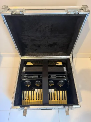 Acordeão Piano Scandalli 120 Baixos- Italiano Preto