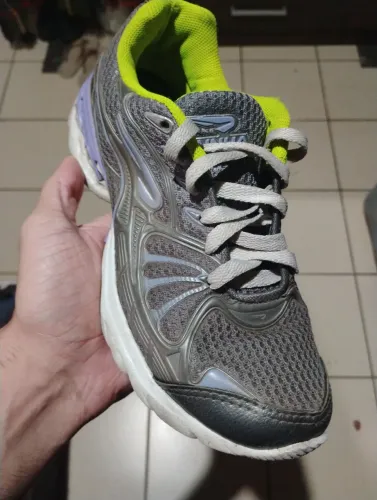 Tênis Esportivo Feminino Tamanho 34