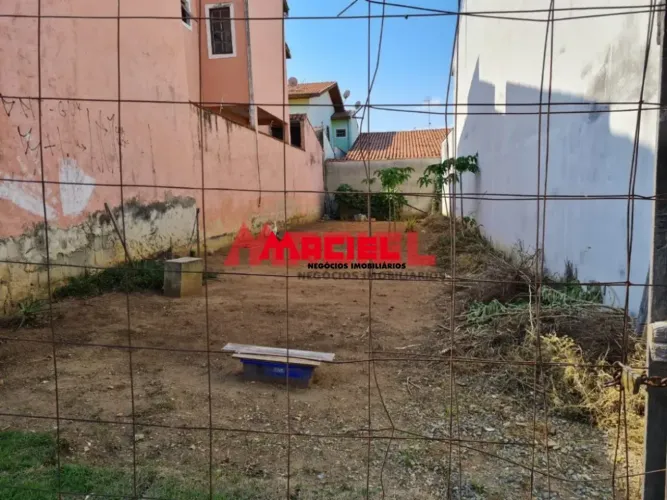 TERRENO A VENDA NO BOSQUE DOS IPES