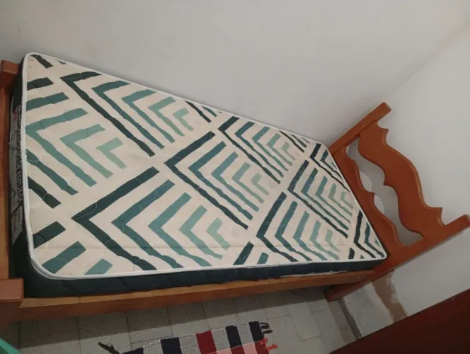 Somente venda!!! Não vendo separado cama de solteiro com colchão Ortobom.