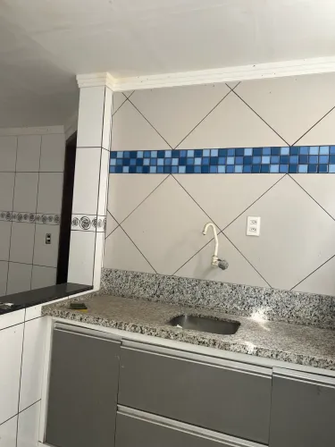 Vendo CASA 02 andares BARATÍSSIMA