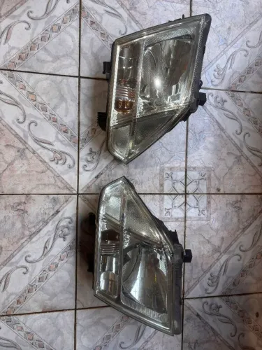 Par de farol modelo Nissan