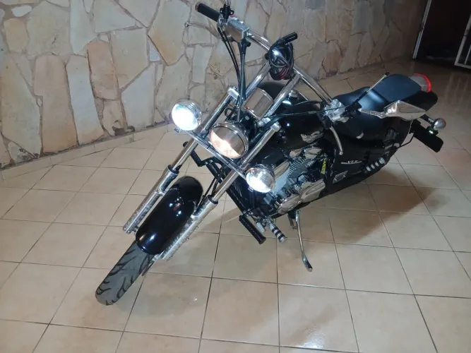 Shadow VT600 ano 2003