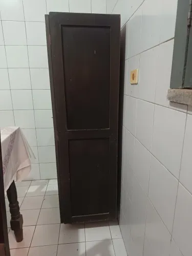 Vendo este Armário, bem conservado,