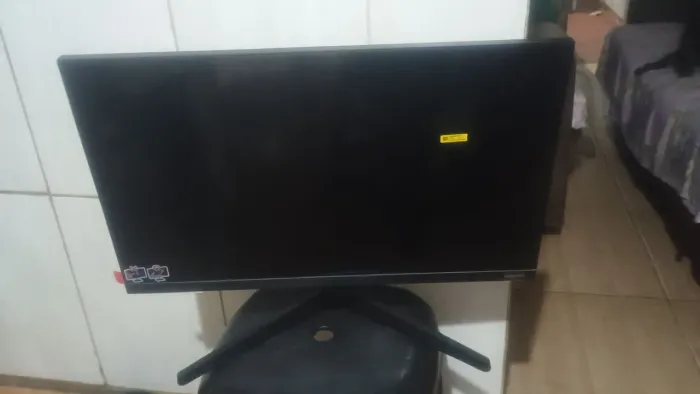 Samsung T350 (F24T350FHL) de 24 polegadas, com painel IPS e resolução Full HD