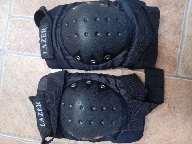 Joelheiras de Proteção Lazer para Skate, Patins e Bike - Preto
