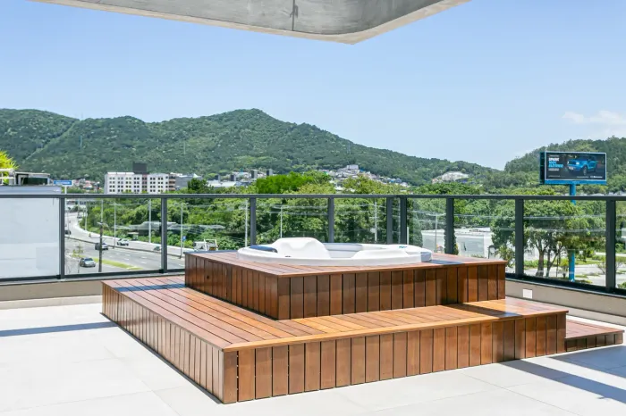 Apartamento cobertura mobiliado no bairro Saco Grande.