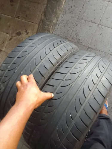 Pneu 255/45/19