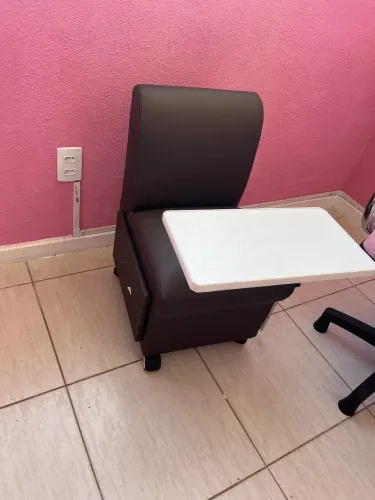Carrinho de manicure