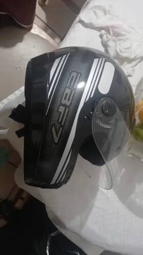 capacete de moto EBF7