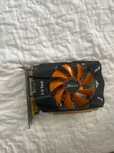 Placa de vídeo GTX 750 ZOTAC