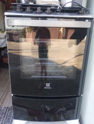 Vendo esse fogão da Electrolux 110 Volts 550