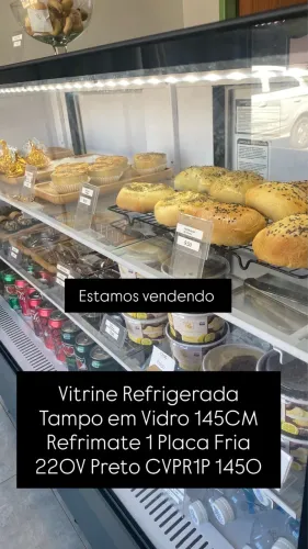 Estou vendendo vitrine refrigerada