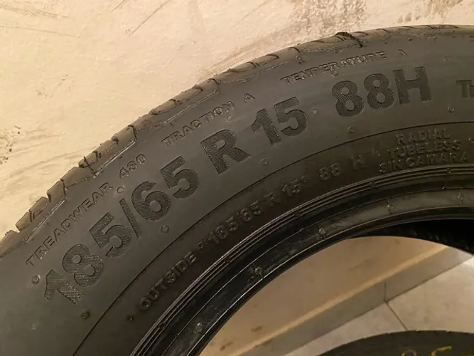 Pneu 185/65/15 Continental Power Contact Ecoplus original do Polo