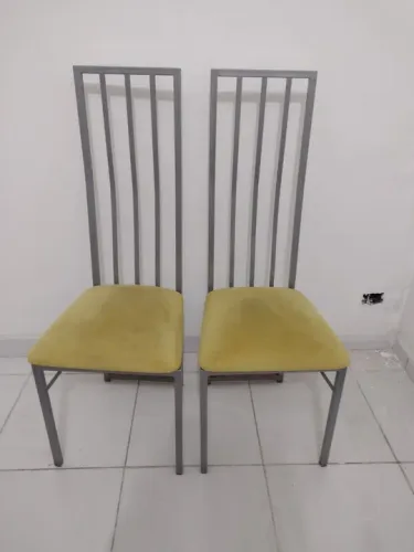 Par de Cadeiras de Jantar em Metal e Estofado