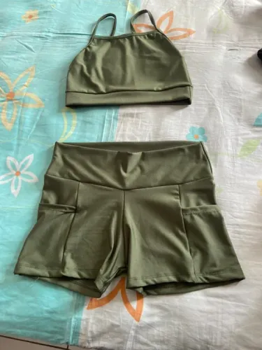 Conjunto de Roupas Feminino Verde Militar - Top e Saia
