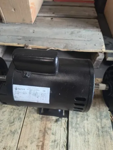 Motor Elétrico 1 CV 4 Polos Baixa Rotação Monofásico Nova Motores IP 21 Seminovo