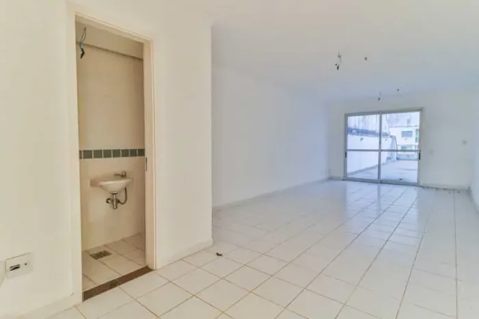Sala - / Comercial / Recreio dos Bandeirantes