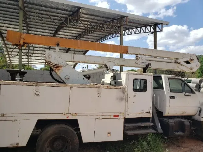 Cesto Aéreo 16 Metros Lança Isolada C/ Carroceria Operacional