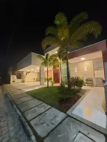 Casa á venda com piscina Condomínio Palm Garden.