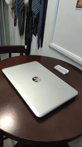 Notebook HP Core i5-6200U 8GB DDR4 SSD 120 GB Modelo TPN-Q171