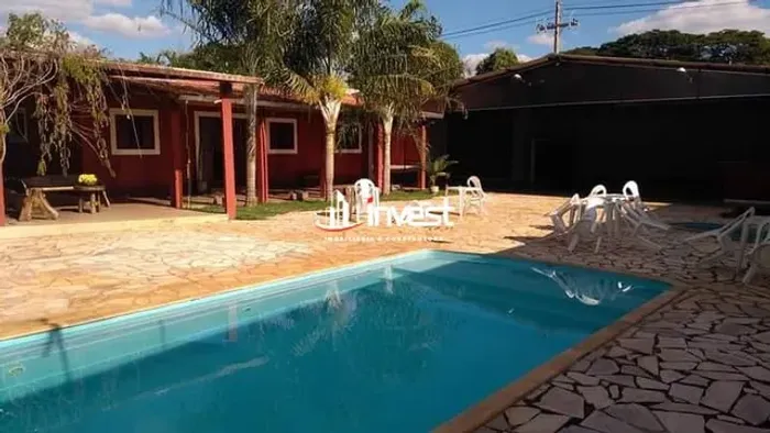 Chácara à venda, 8 quartos, 3 suítes, Vila Celeste - Uberaba/MG