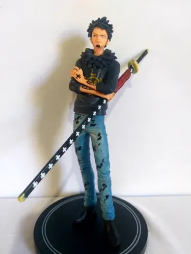 Action figure Trafalgar Law - One Piece - Capitão do bando do Coração - The granline men