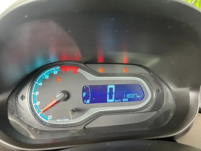 VENDA: PRISMA LT 1.0 2015