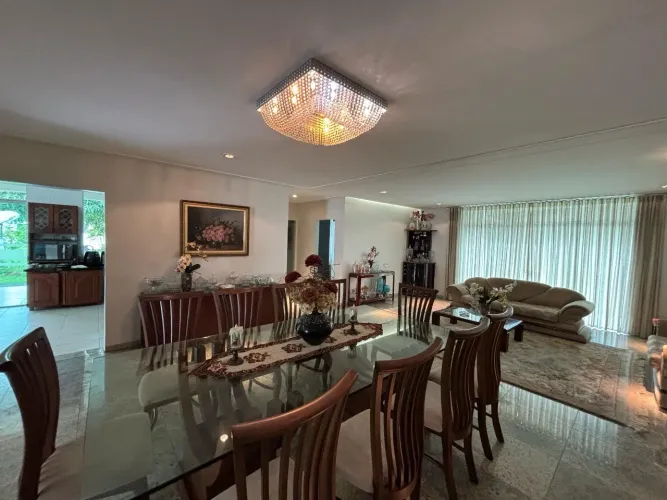 CASA NO CONDOMÍNIO LAGO AZUL, Valor: R$ 3.500.000,00 ( Aceita financiamento) ?
