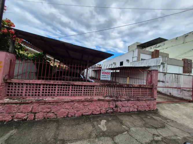 Oportunidade! Terreno no centro próximo à Churrascaria Rosa amarela! Macaé RJ!
