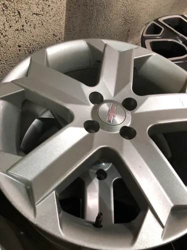 Jogo de rodas aro 17 GM 4x100 por 3490$ as 4 novas até 12x