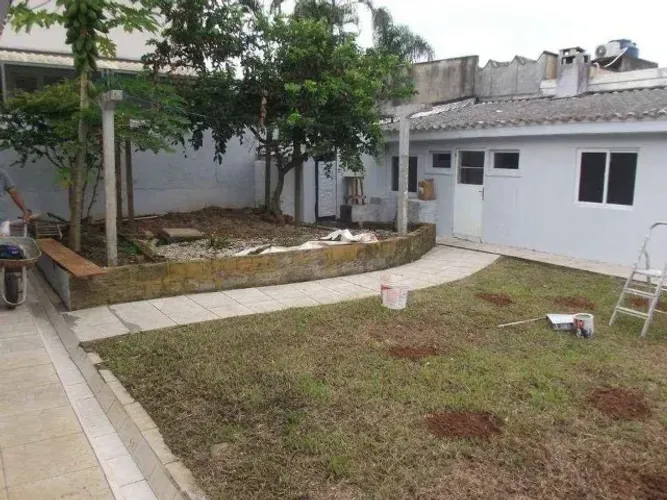 CASA A VENDA EM CARAPICUIBA - AT22