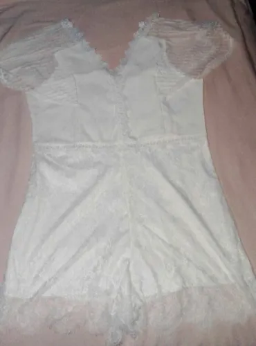 Macaquinho branco detalhes em renda. NOVO 